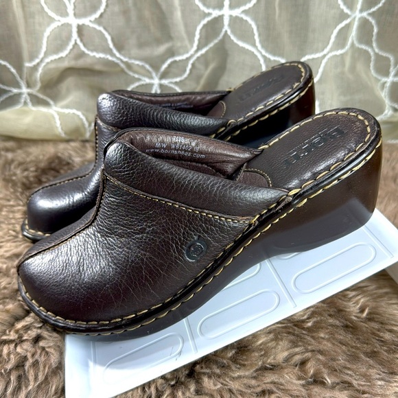 (Z2) Born brown leather mule clogs - Size 7 women - Picture 1 of 15